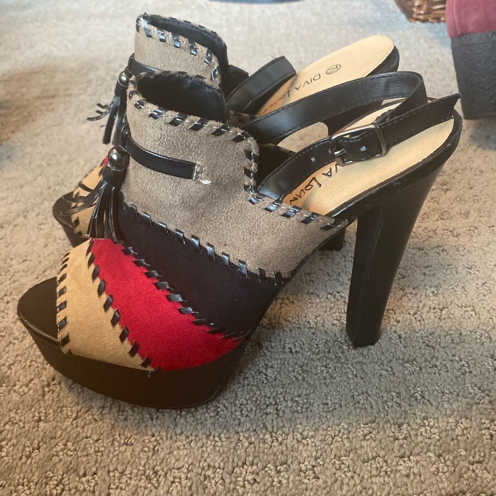 Red Black tan heels slip on sandals. Open toe 7.5